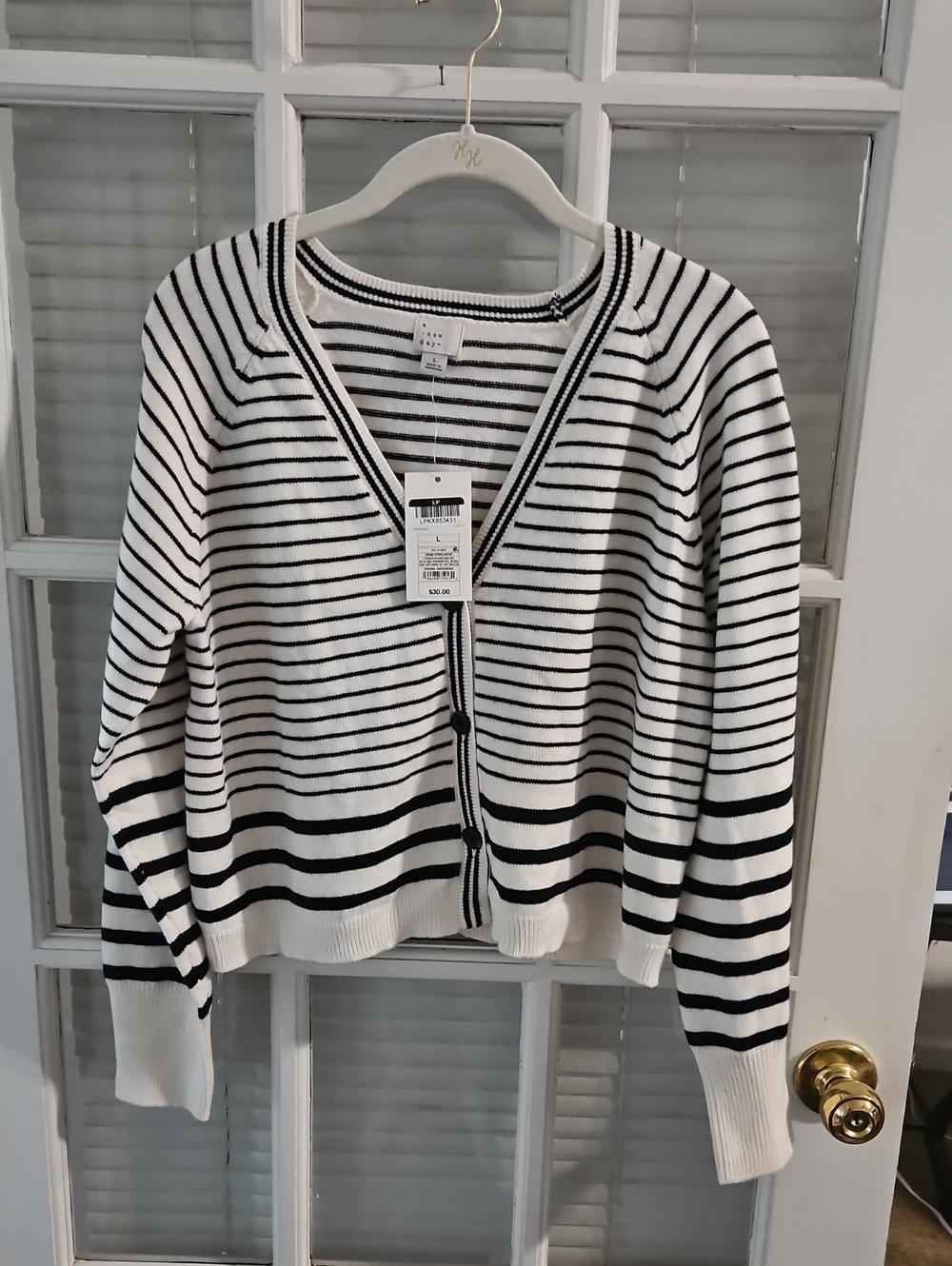 NWT a new day Black & White Striped V‑Neck Cardigan. Sz L